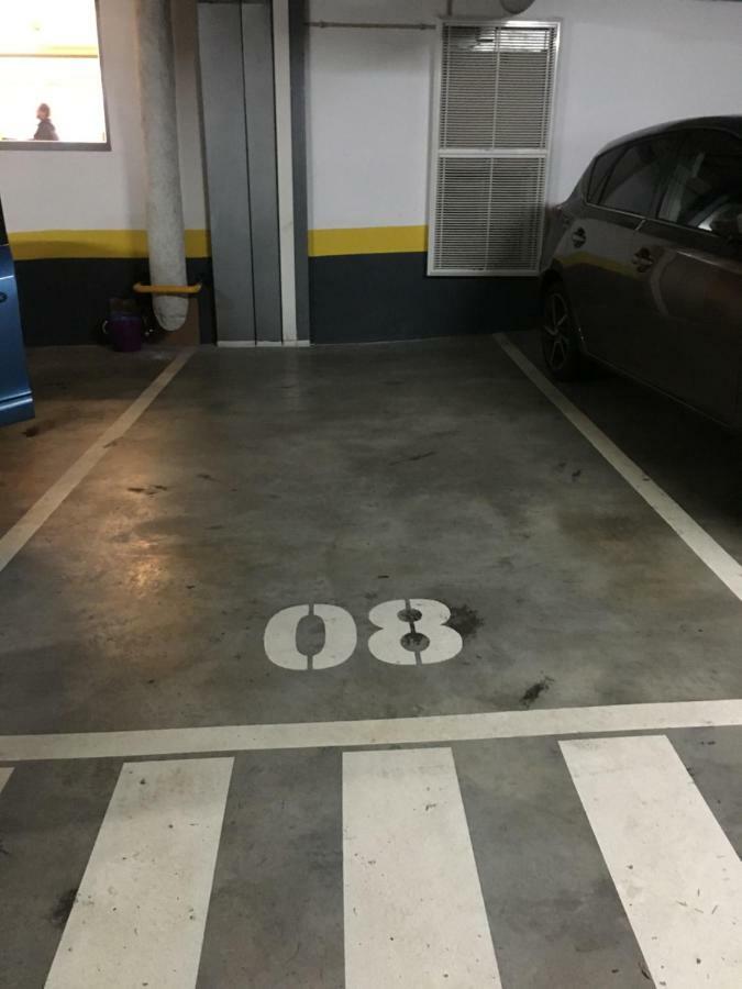 Yingying With A Free Parking Space Lisboa